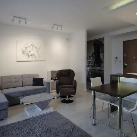 Aquarius Apartament *